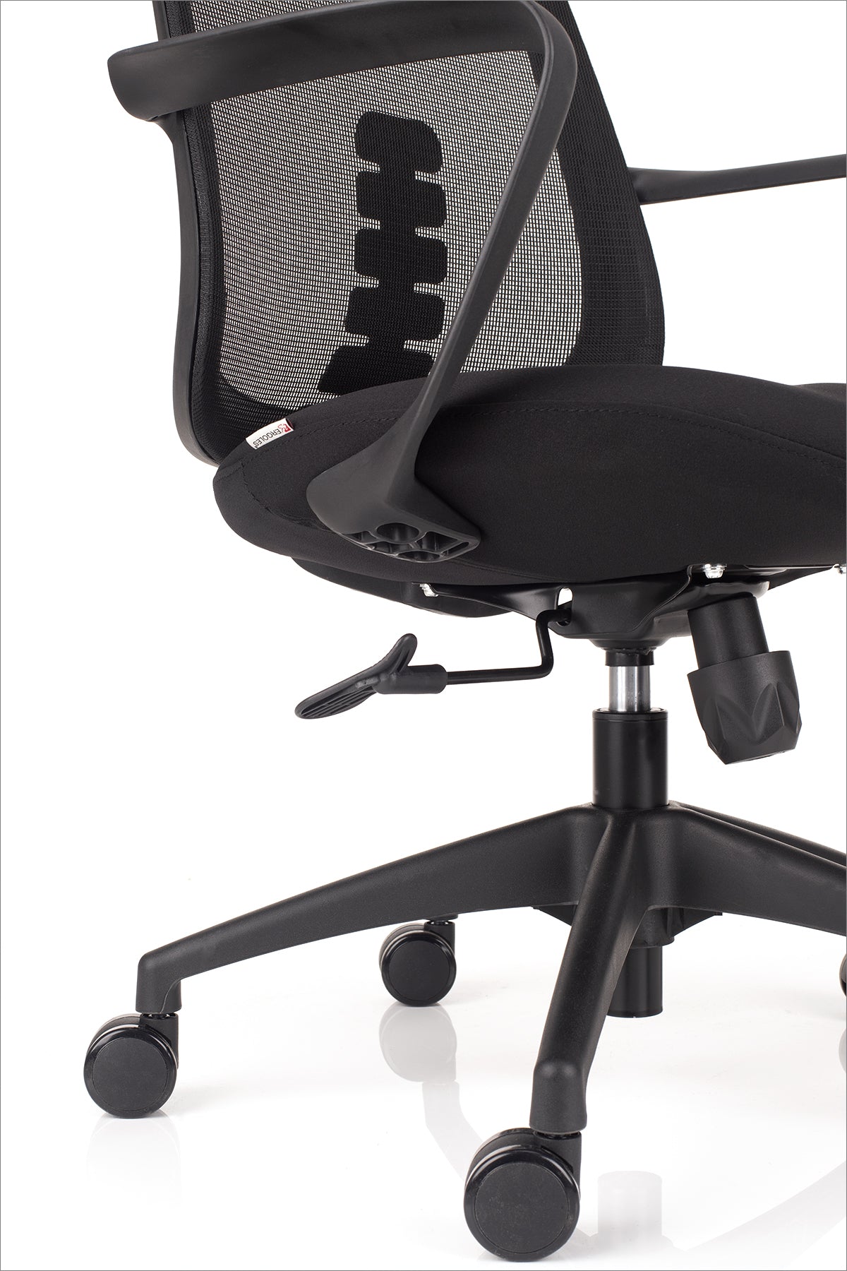 Stol Leaf v črni barvi